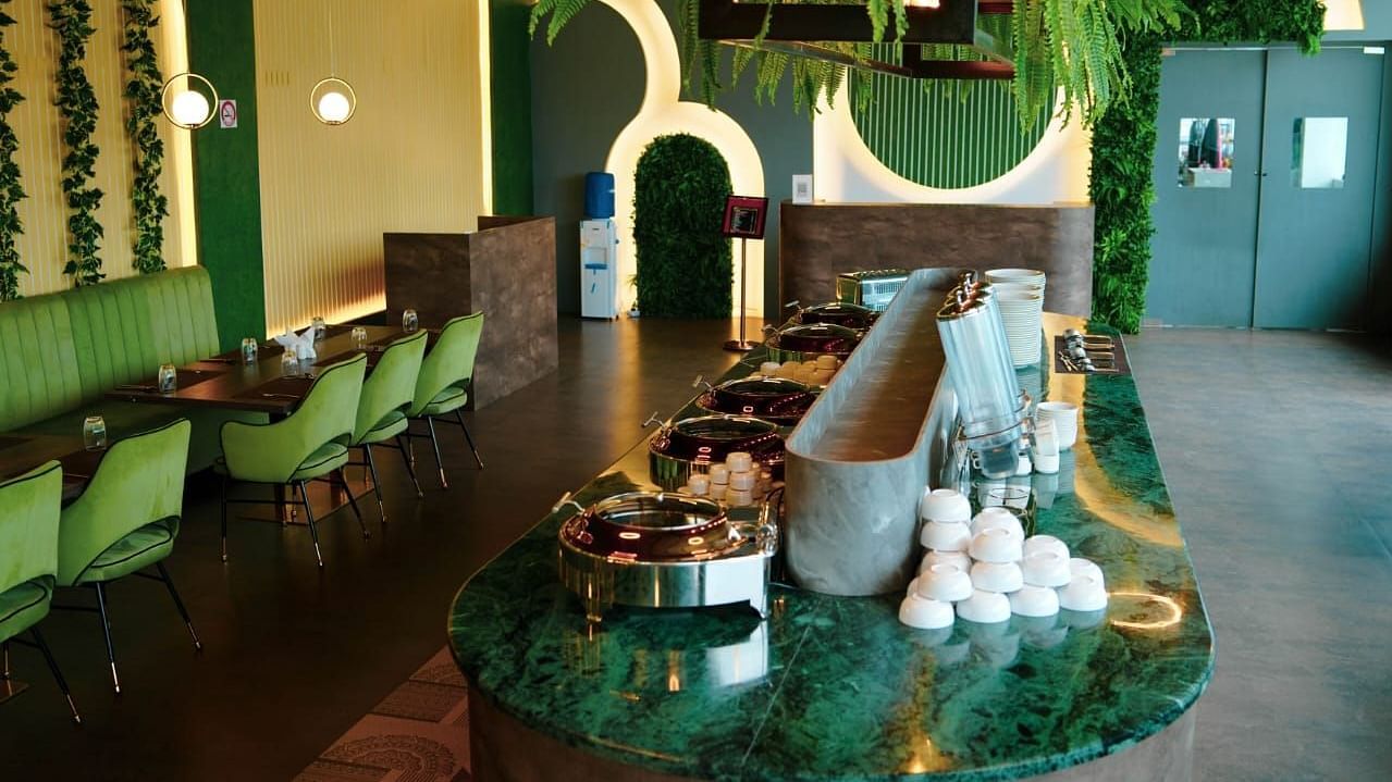 Dining7