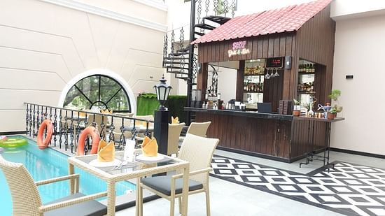 poolside bar - Hotel Polo Towers, Agartala