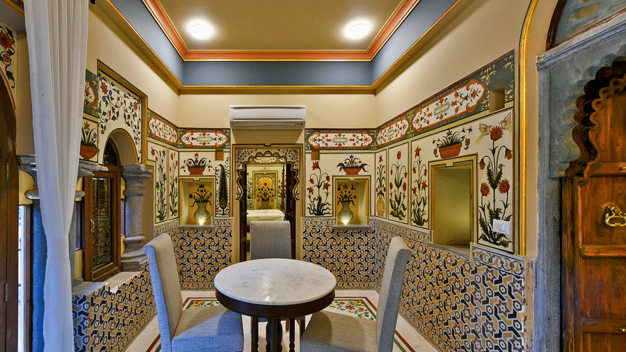 gogunda-palace-rooms-raj-mahal-two-bedroom-suites-13