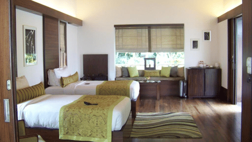 Twin beds in one of the rooms of our Estate Pool Villa 