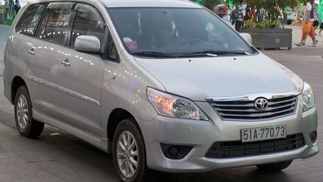Hotel Ratnawali, Jaipur Jaipur 2012 Toyota Innova  TGN40  2.0E wagon  2015-12-24  01