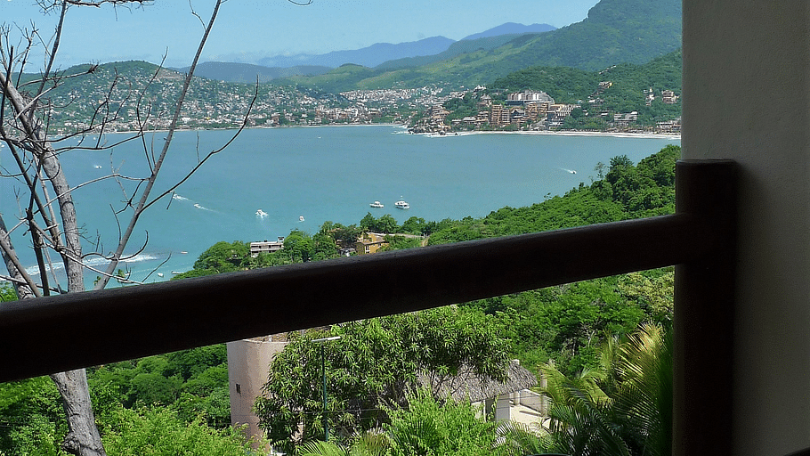The Studios at Solana Vacation Rental Zihuatanejo Cocosviewwine