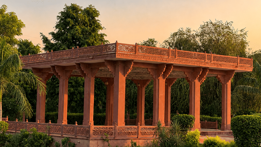 Baradari-Outdoor-Sunset