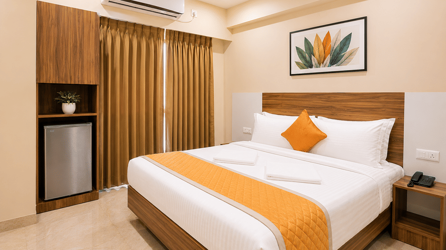 Elegant accommodation at Urban Comforts offering cosy bedding, refined décor, and modern conveniences