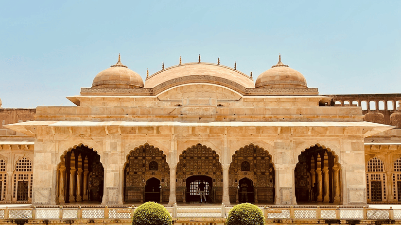 A wide shot of the Sheesh Mahal in Amer Fort.