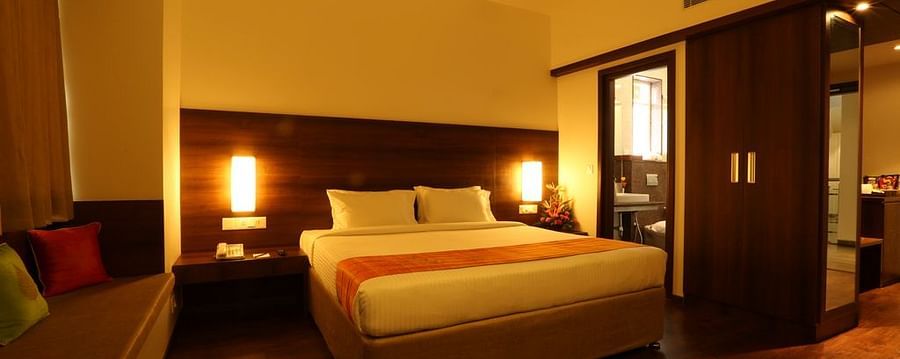 alt-text Temple Tree Hotel near Christ University, Temple Tree Hotel near NIMHANS Hospital Bangalore, best hotel near Christ University and NIMHANS Hospital near Hosur RoadRooms at Temple Tree, Hotel Near Lalbagh, Rooms In Lakkasandra 6