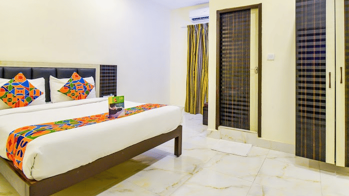 Comfortable double bed in Classic Single, budget accommodation in Chennai
