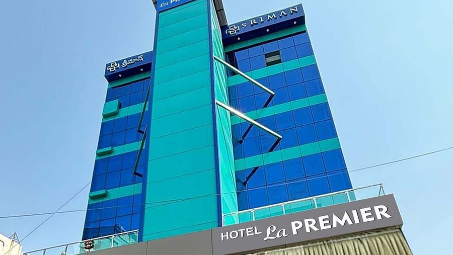 Facade image of Hotel La Premier 