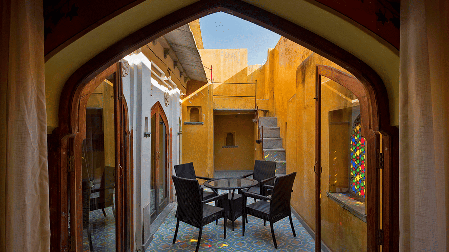 gogunda-palace-rooms-raj-tilak-suite-31