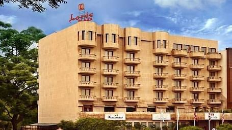 Hotel Exterior 2