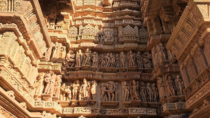 Sculptures on the walls of Kandariya Mahadeva Temple
