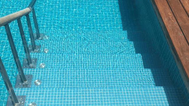 Steps leading into swimming pool  at the Hablis Hotel