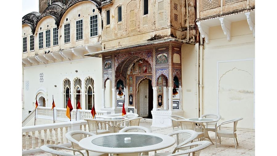 Sileh Khanna coffee shop bar setup outside during the daytime  - Hotel Castle Mandawar, Jhunjunu