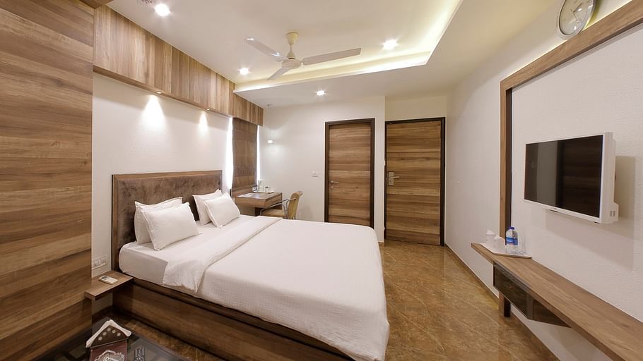Hotel Summit, Ahmedabad Ahmedabad  T8 1574