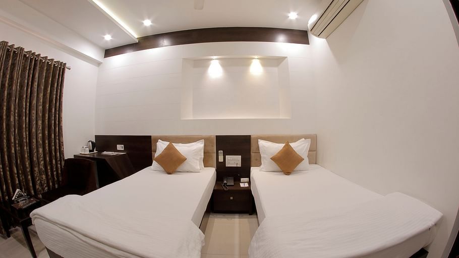 Hotel Summit, Ahmedabad Ahmedabad  T8 1592