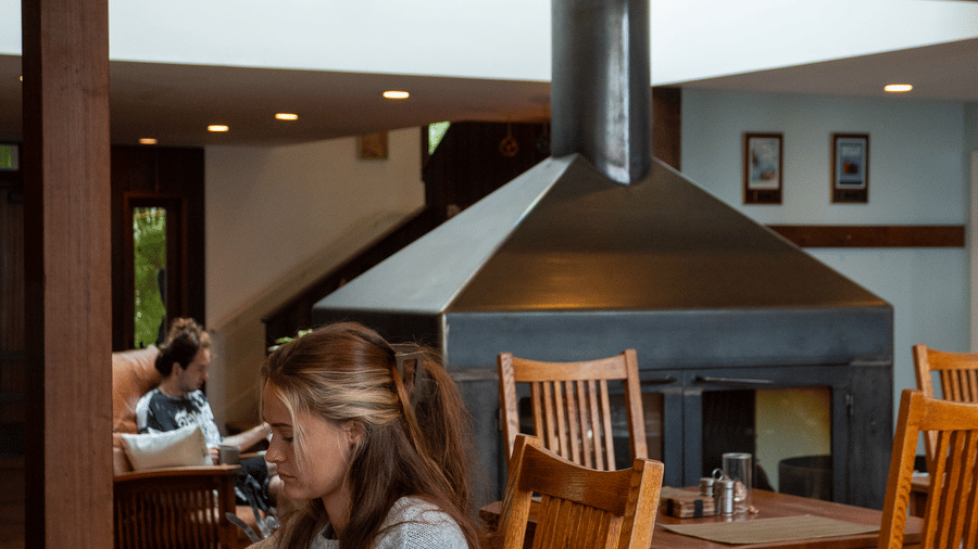 23-brewery-gulch-inn-guest-breakfast-beside-great-room-fireplace