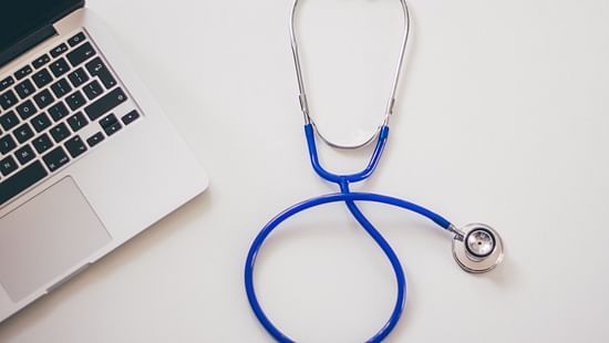computer-desk-laptop-stethoscope-48604