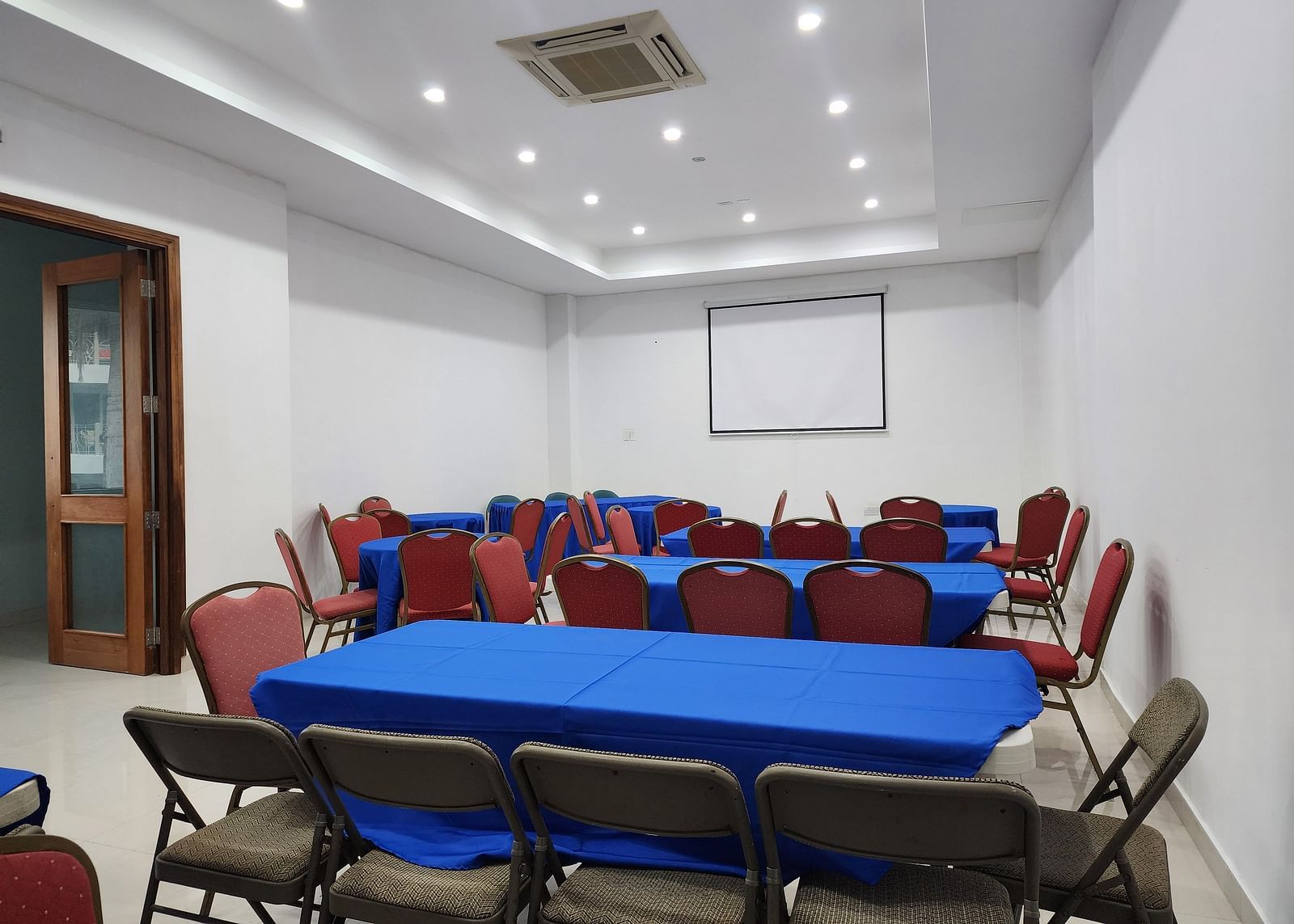 An image of Creative Cove meeting hall in Montego Bay - Hotel 39, Jamaica