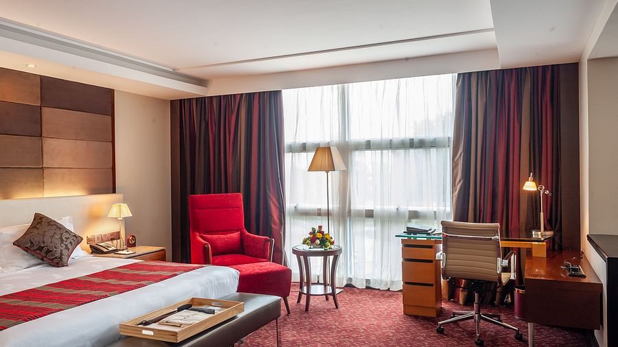 DELUXE SUITE 2