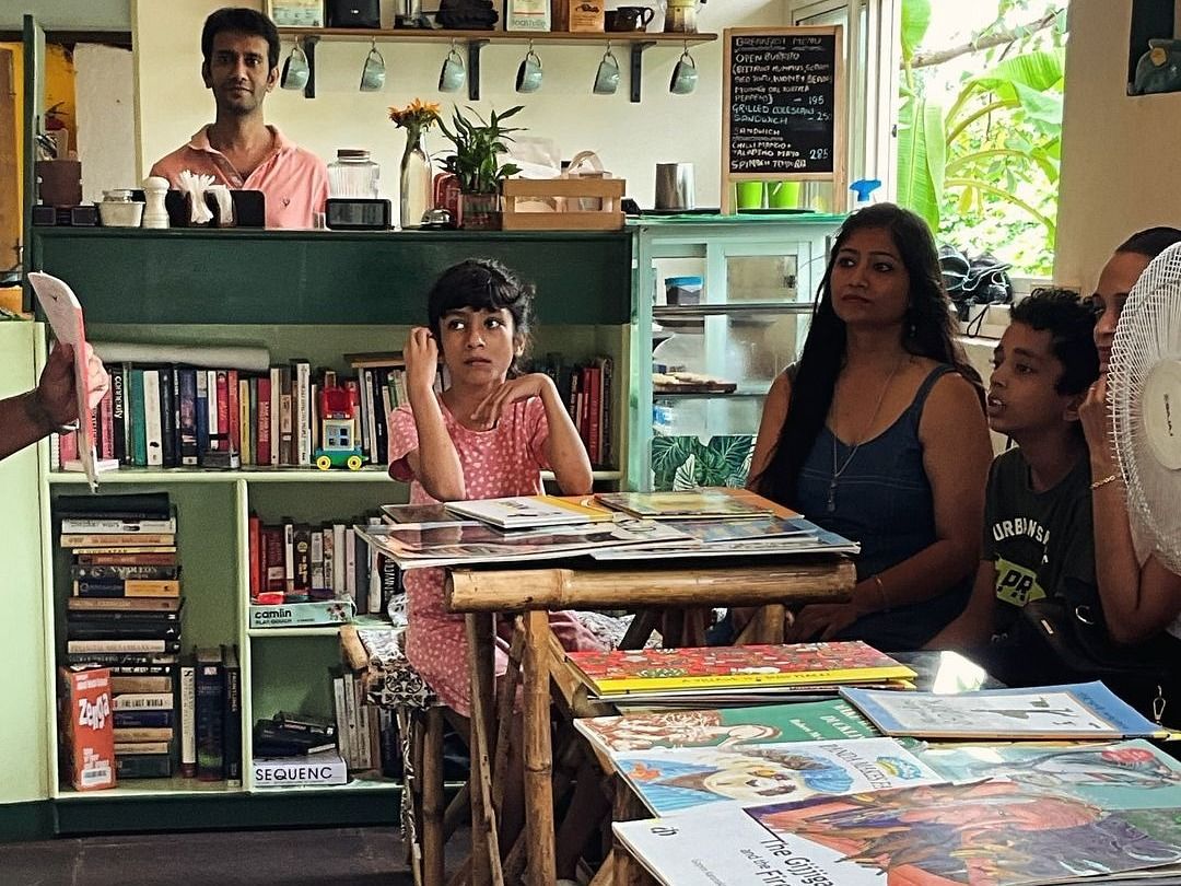 @silentbookclubgoa together with @that book store witnessed cute moments at @asrocafe (1)