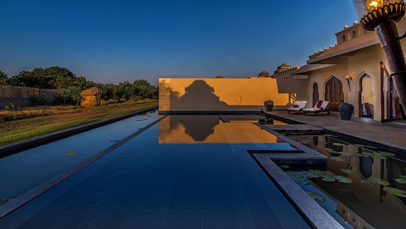 Jal Mahal-Pool obh7io