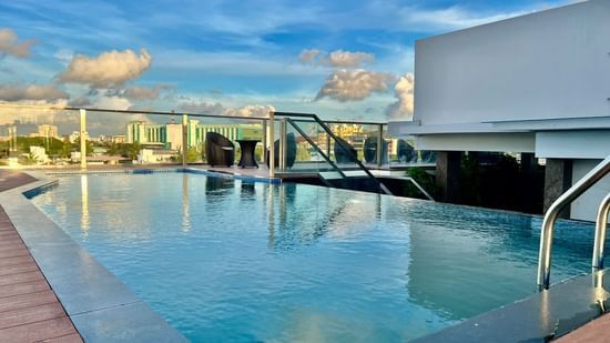 Qwhite Pool