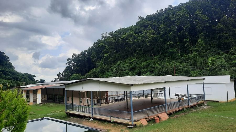 outside view of roofed ceremony hall for outdor rituals.