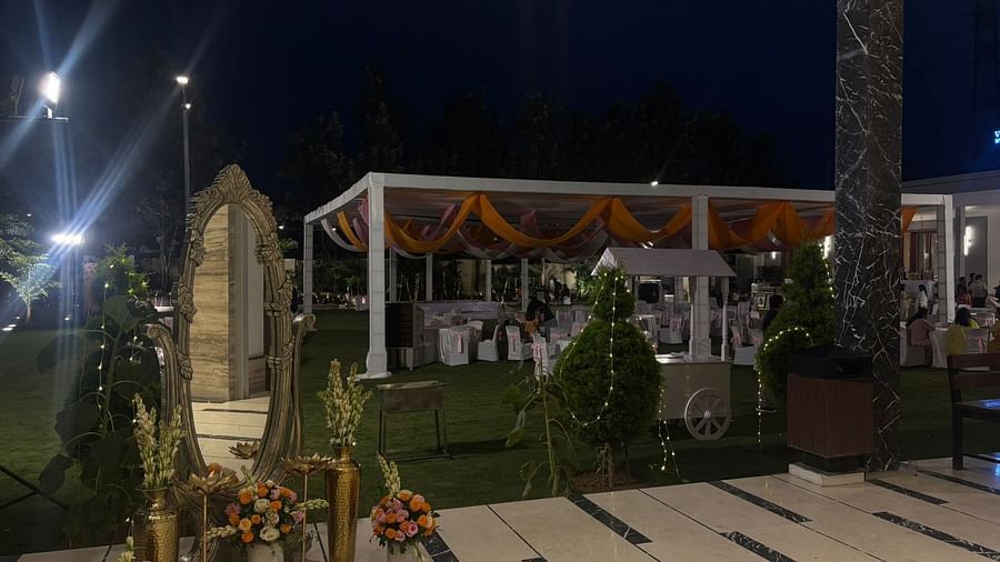 Open Event Space at Night Featuring Decorative Lighting and Greenery - VRR Astoria Hotel and Conventional Centre