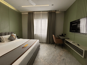 Hotel Mumbai House, Pithampur