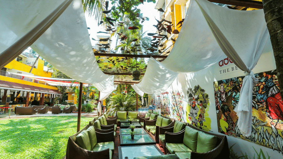 Adamo The Bellus - the outside cabana area on the lawn