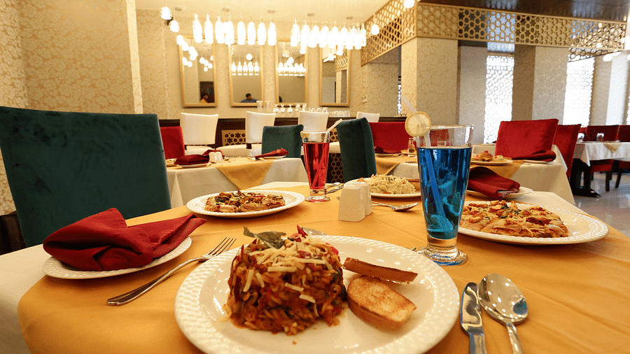 fine dining at the comfort inn sapphire, jaipur