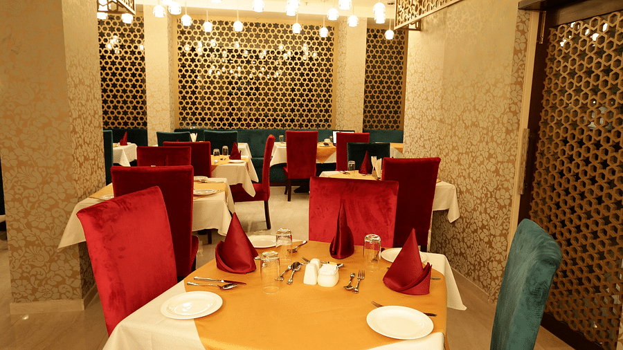 dining at the comfort inn sapphire, jaipur