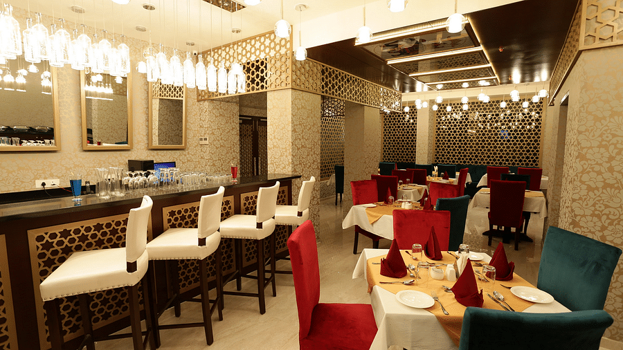 dining at the comfort inn sapphire, jaipur