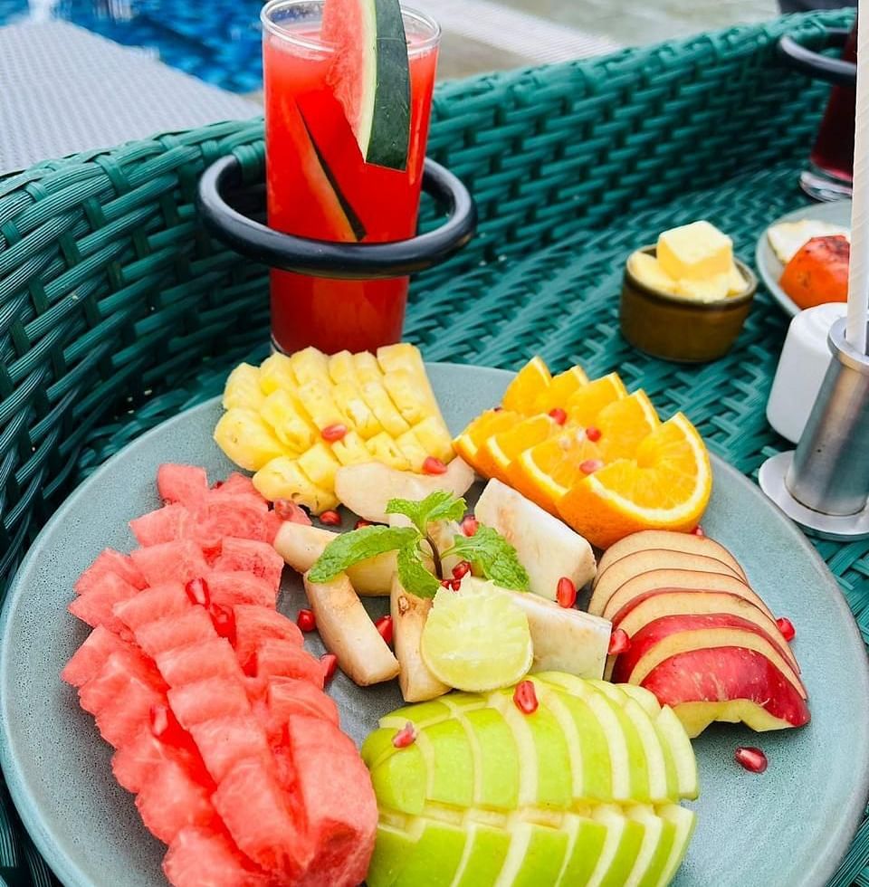 floating breakfast at singalila