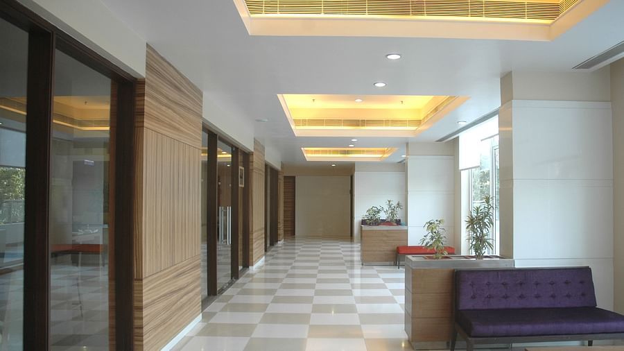 Lobby Hometel Chandigarh 4, best hotels in chandigarh, business hotel in chandigarh