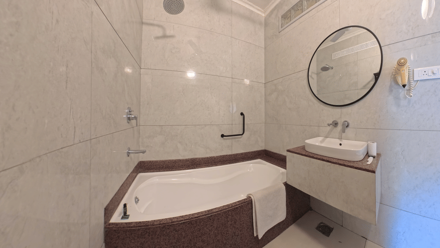 Suite Bath