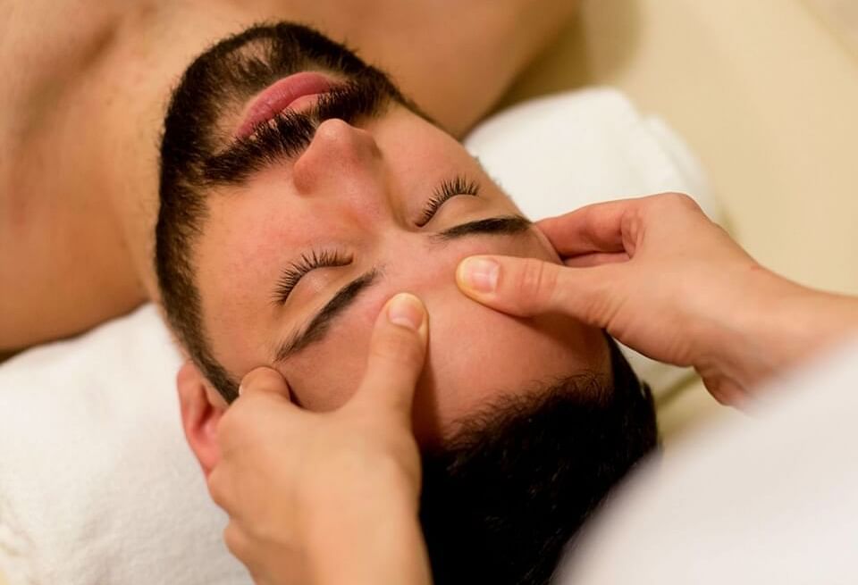 INDIAN-HEAD-MASSAGE