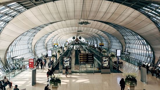 airport-5445373 1920