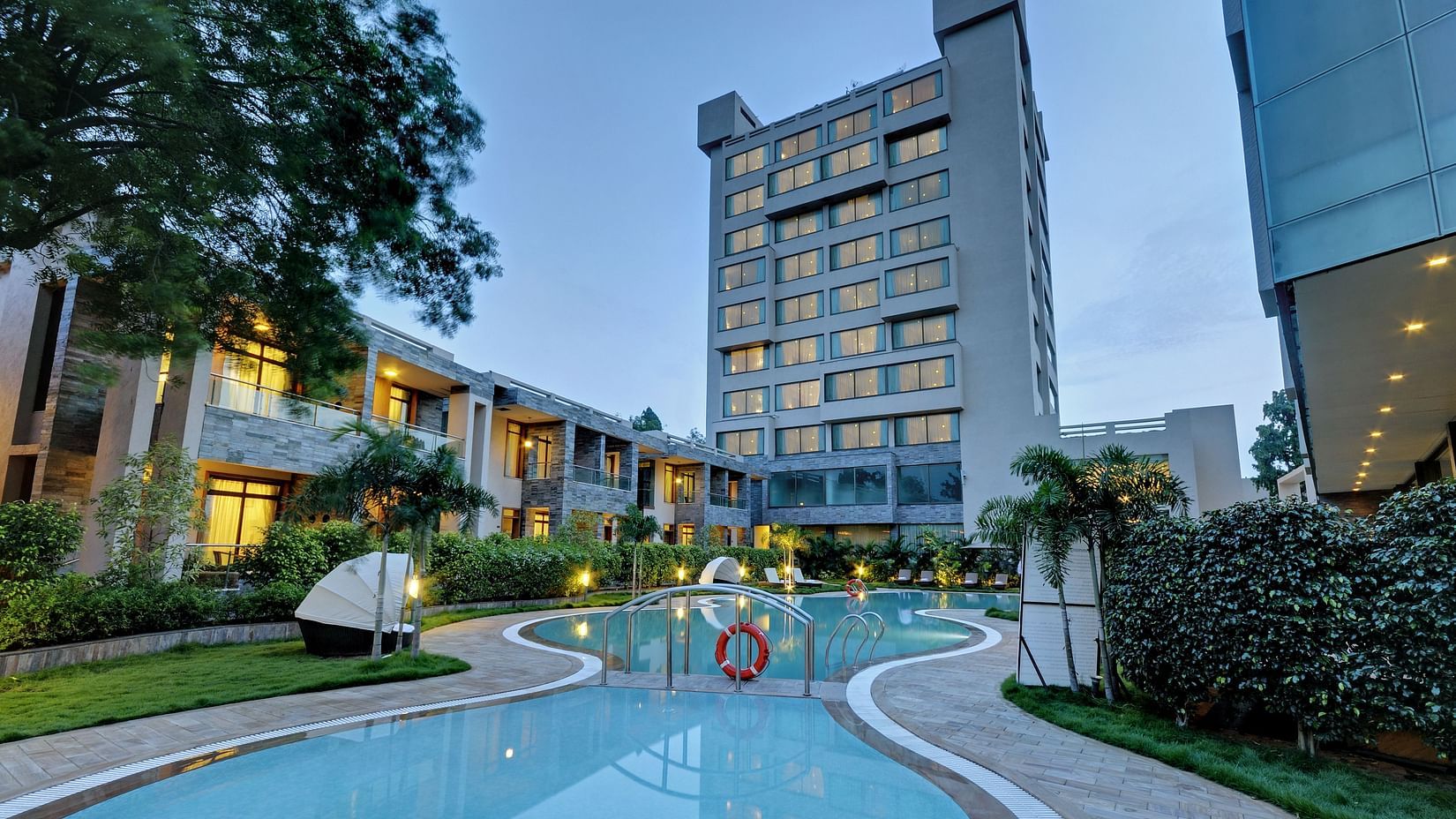 Facade of Boulevard9 Luxury Resort & Spa