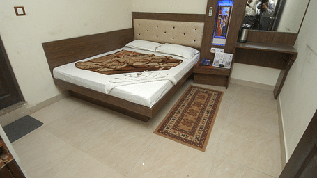 Hotel Shiv Palace, Paharganj, Delhi New Delhi Triple Deluxe Room Hotel Shiv Palace Paharganj Delhi