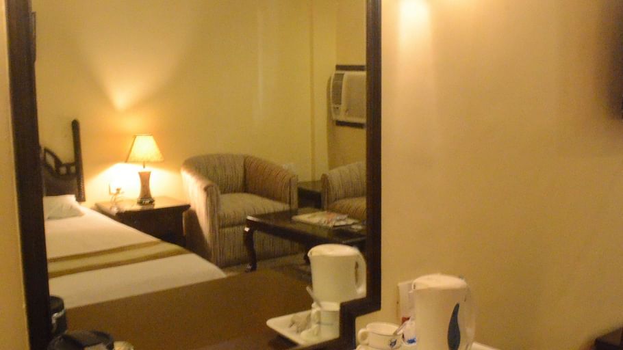 Lytton Hotel, Kolkatta Kolkata Suite Lytton Hotel Kolkata 4