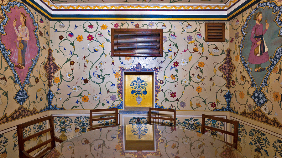 gogunda-palace-dining-bouganvillea-bar-10