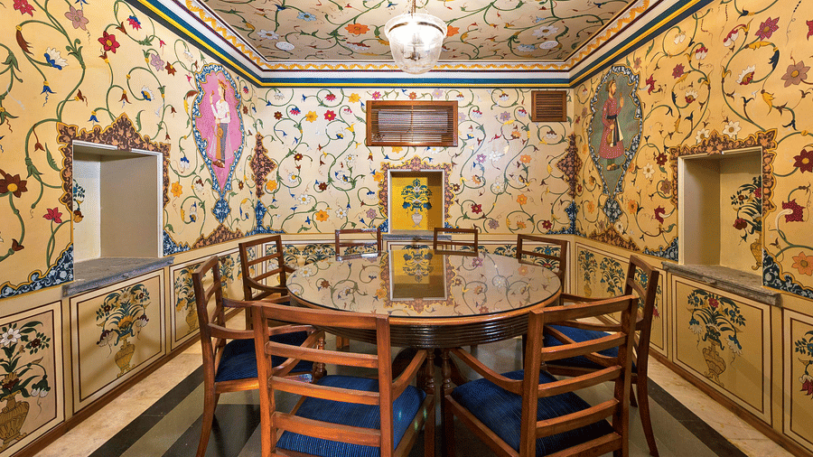 gogunda-palace-dining-bouganvillea-bar-09