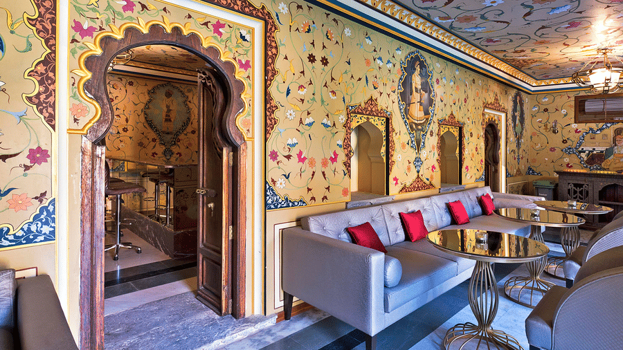 gogunda-palace-dining-bouganvillea-bar-13