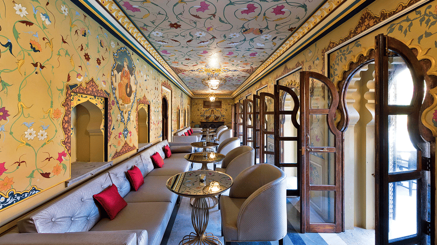 gogunda-palace-dining-bouganvillea-bar-04