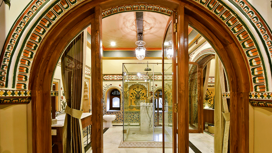 gogunda-palace-rooms-raj-mahal-two-bedroom-suites-18