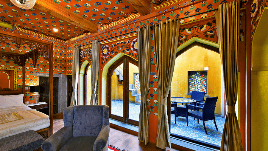 gogunda-palace-rooms-raj-tilak-suite-14