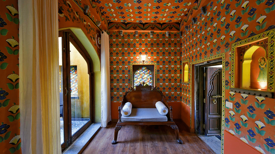 gogunda-palace-rooms-raj-tilak-suite-18