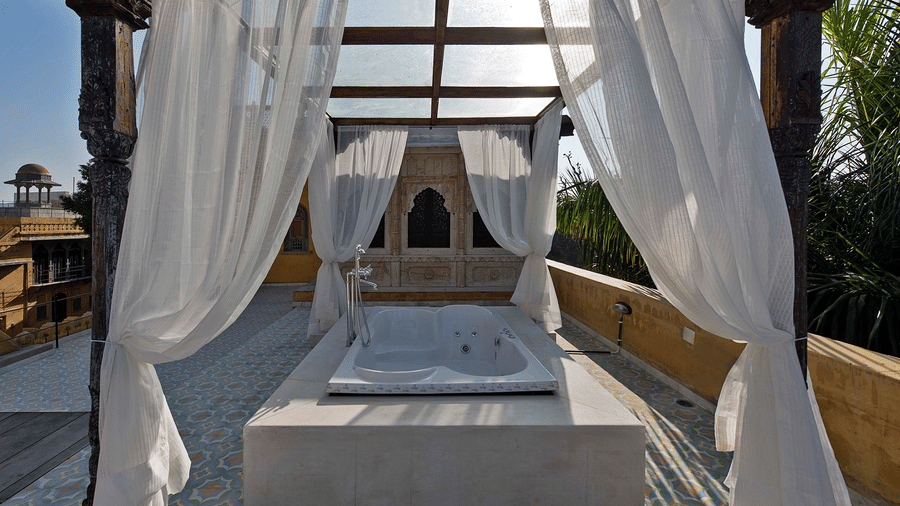 gogunda-palace-rooms-raj-tilak-suite-28