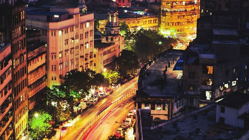 park street with vehicles moving during dusk